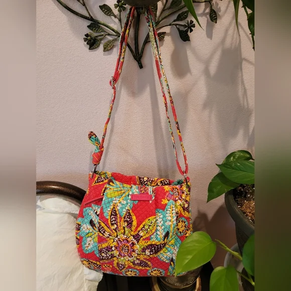 Vera Bradley Hadley Crossbody in Rumba pattern. - Picture 4 of 13